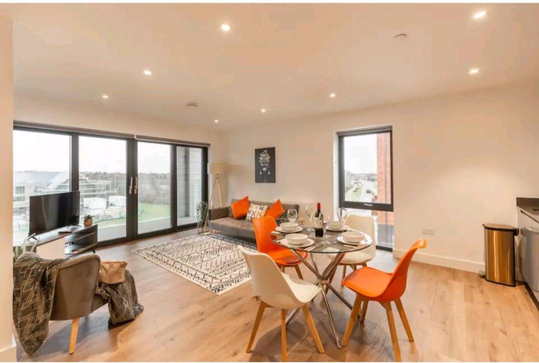Spacious Balcony View Apt Near Nec Bhx Free Parking Sleeps 4 하키 헬스 외부 사진